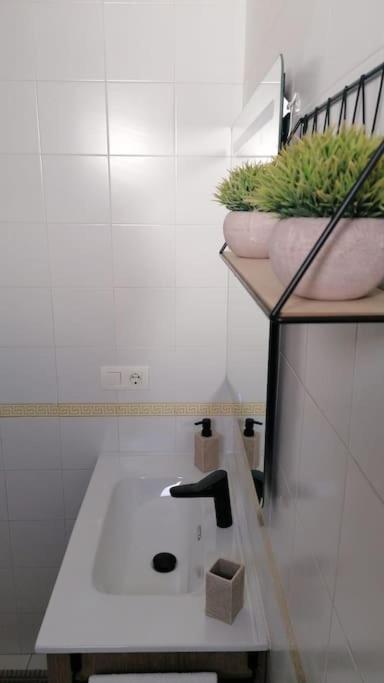 Views, Family & Private Parking In Alto Albayzin Apartment Granada Exterior foto